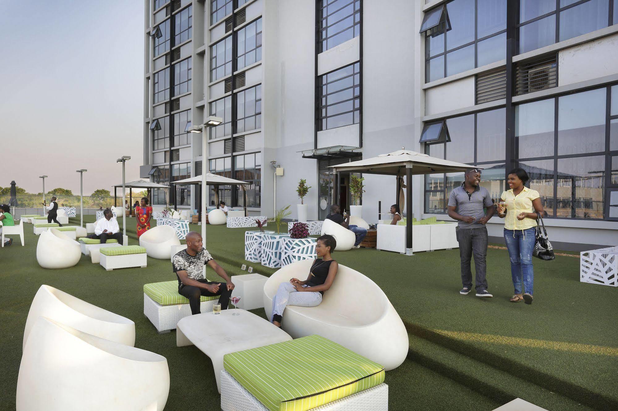 President Hotel At Umodzi Park Λιλόνγκουε Εξωτερικό φωτογραφία